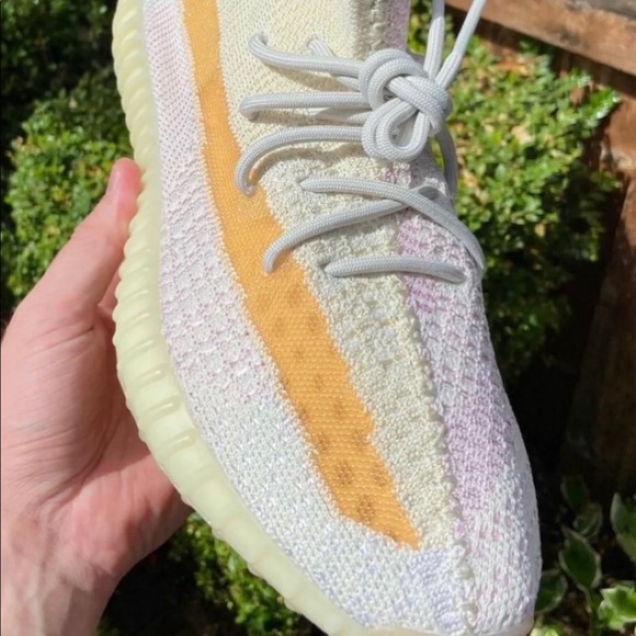Authentic Yeezy 350 v2 UV color change light up - Picture 9 of 14